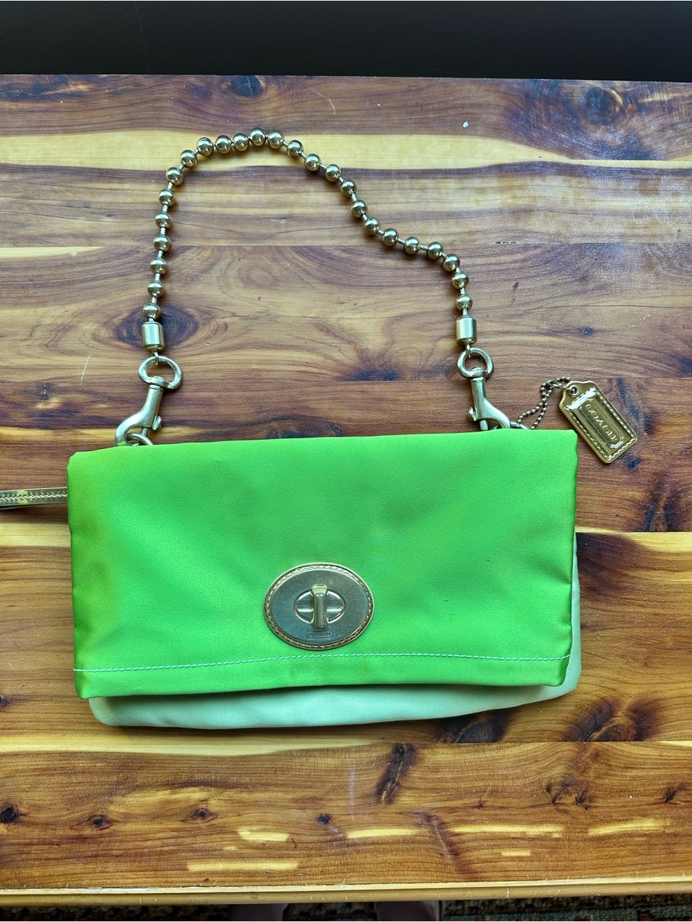Authentic Coach Amanda Bright Green Turnlock Chain Shoulder Bag